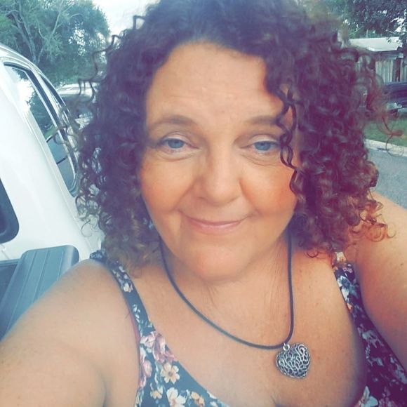 Meet your Posher, Debi - Picture 1 of 8